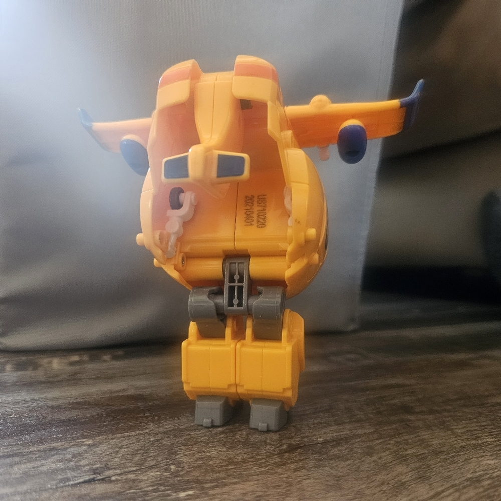 Super Wings 5" Transforming Donnie Plane Toy - Picture 3 of 7